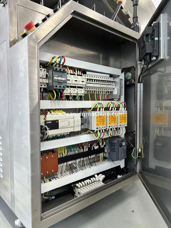 Μηχάνημα Αυτόματου Καθαρισμού Παλετών PLC με Χωρητικότητα Δεξαμενής Υγρού 80L και Χρόνο Στεγνώματος 5 έως 15 Λεπτά Κατάλληλο για Διάφορους Τύπους Παλετών