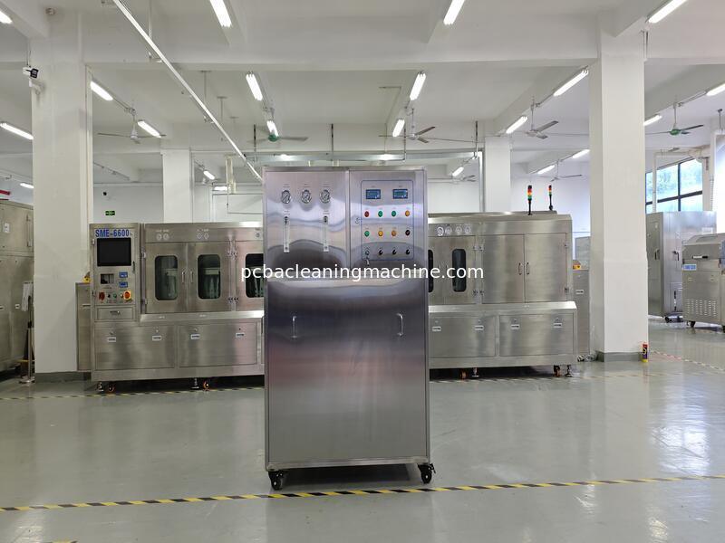 Εύρος πίεσης αερίου 0.4-0.6Mpa Μηχανή καθαρισμού PCB Διαδικασία καθαρισμού Ο καθαρισμός εξασφαλίζει αποτελέσματα καθαρισμού για γραμμές συναρμολόγησης ηλεκτρονικών