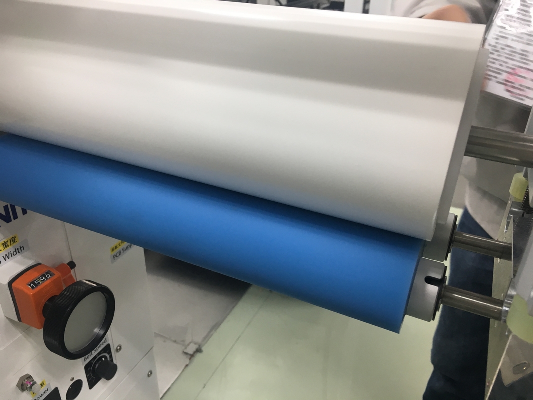 Καθαρίζοντας μηχανή 300mm PCB ESD συγκολλητική άσπρο χρώμα Smt πλάτους